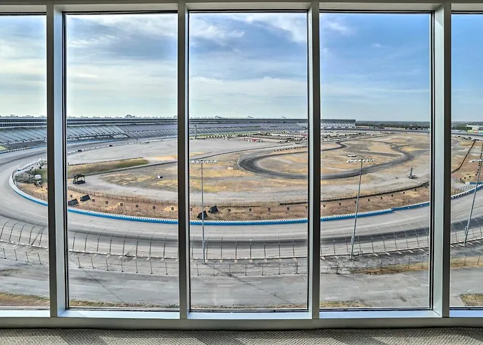 Ferienhaus Shop & Dine: Worth W/ Racetrack Views! Fort Worth