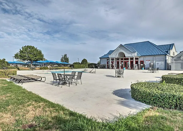 Shop & Dine: Worth W/ Racetrack Views! Fort Worth