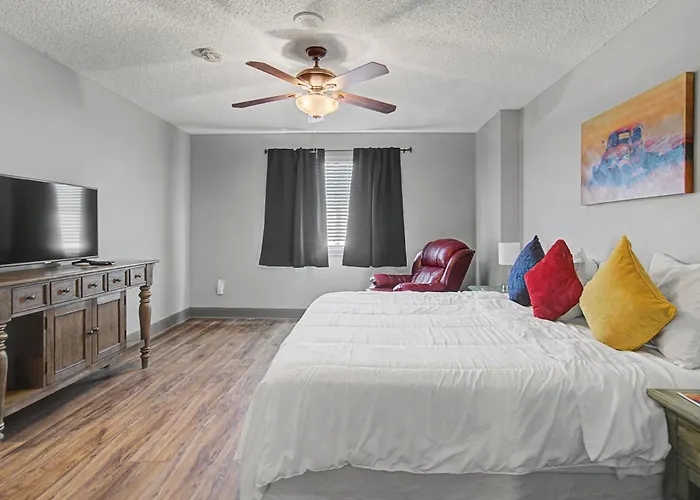 Ferienhaus Shop & Dine: Worth W/ Racetrack Views! Fort Worth